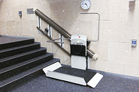 Platform lift straight stairs