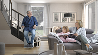 Monte-escaliers Duolex en intérieur avec la famille