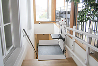 Platform lift inside curved – Restaurant in Biel