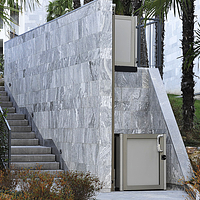 Vertical platform lift for outdoor use – Marble